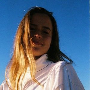 Meet your Posher, Juliette